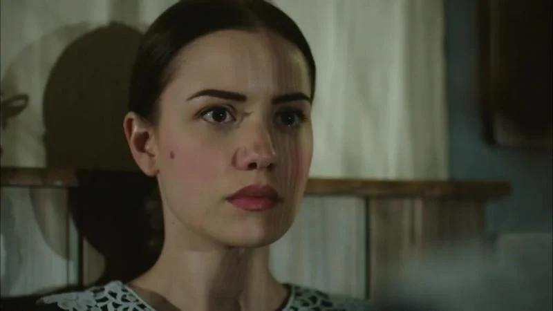 Кадры из сериала Королёк – птичка певчая 13 серия 1 сезон (2013)